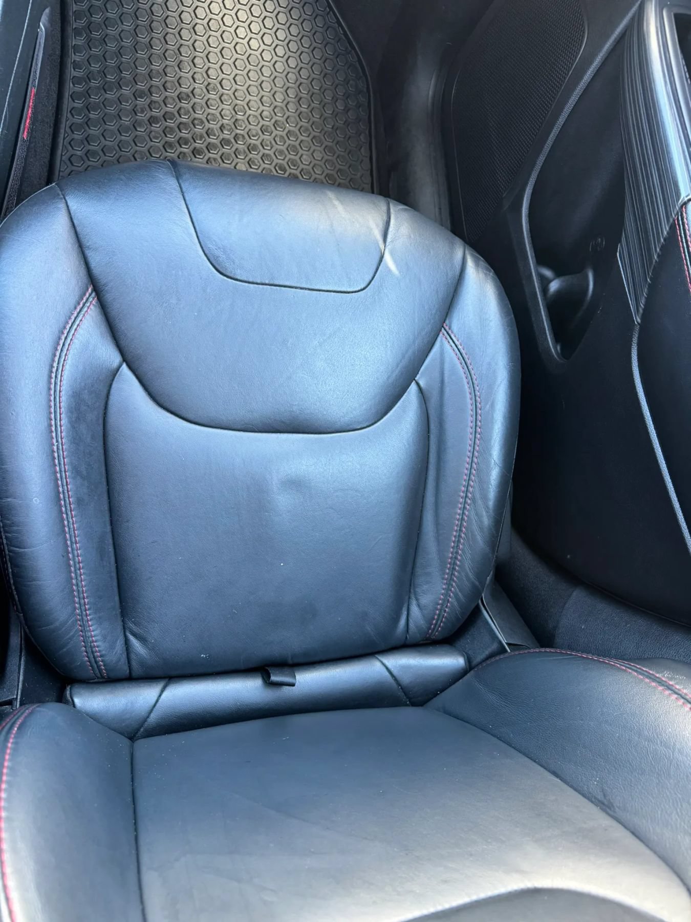Used 2015 Jeep Cherokee Trailhawk w/ Comfort/Convenience Group AWD/4WD image 24