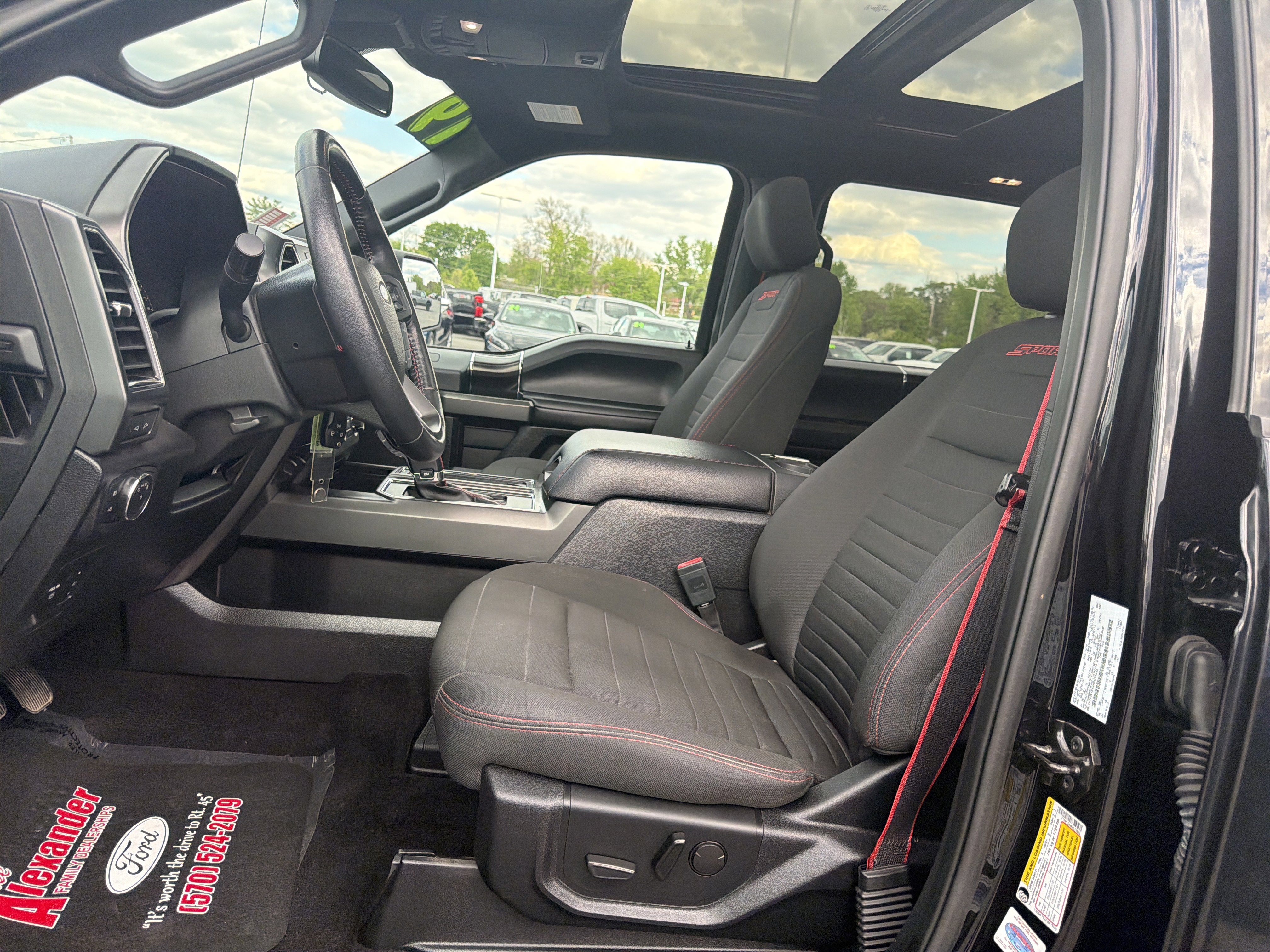 Used 2019 Ford F150 XLT w/ Equipment Group 302A Luxury AWD/4WD image 12