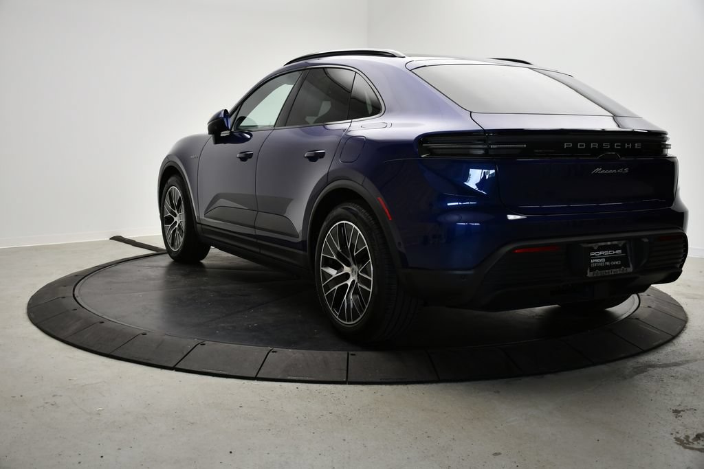 Certified 2025 Porsche Macan 4S Electric AWD/4WD image 3