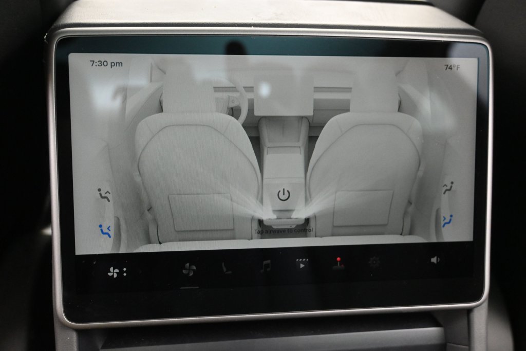 Used 2024 Tesla Model 3 Standard Range RWD image 24