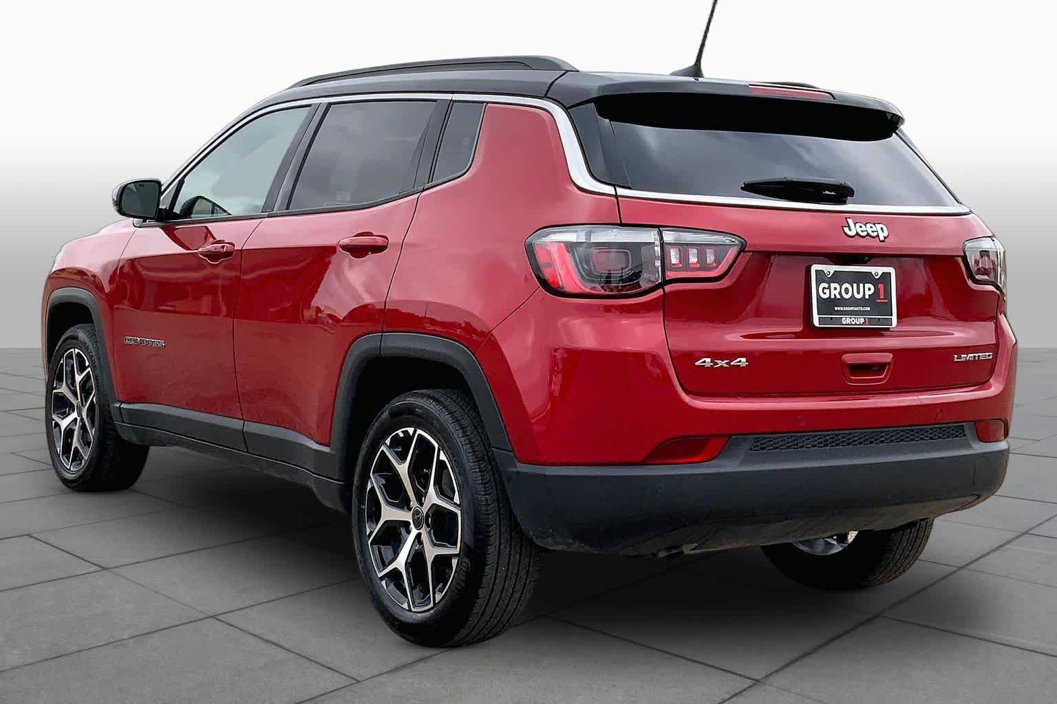 Used 2025 Jeep Compass Limited AWD/4WD image 10