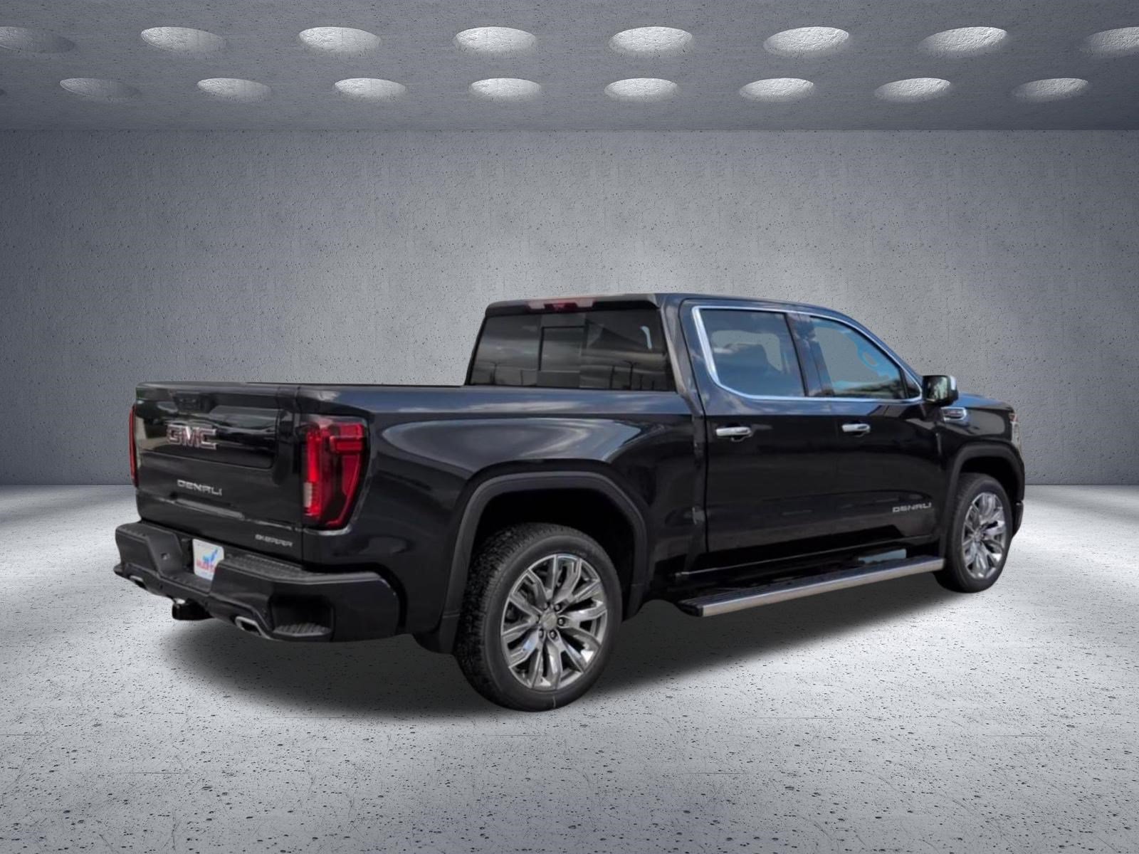 Used 2026 GMC Sierra 1500 Denali AWD/4WD image 3