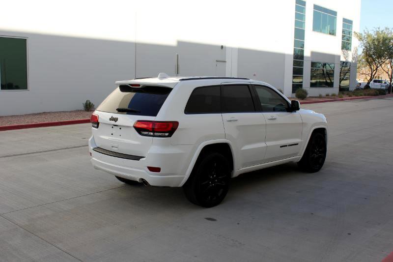 Used 2020 Jeep Grand Cherokee Altitude image 5