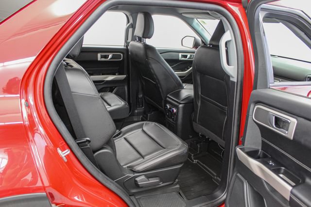 Used 2023 Ford Explorer XLT w/ Equipment Group 202A AWD/4WD image 20