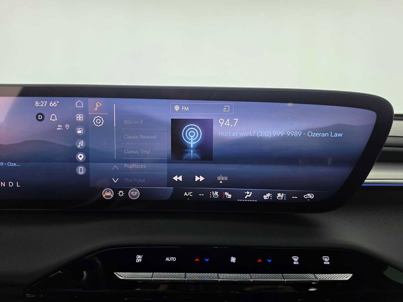 Used 2025 Buick Enclave Avenir w/ Super Cruise Package FWD image 28