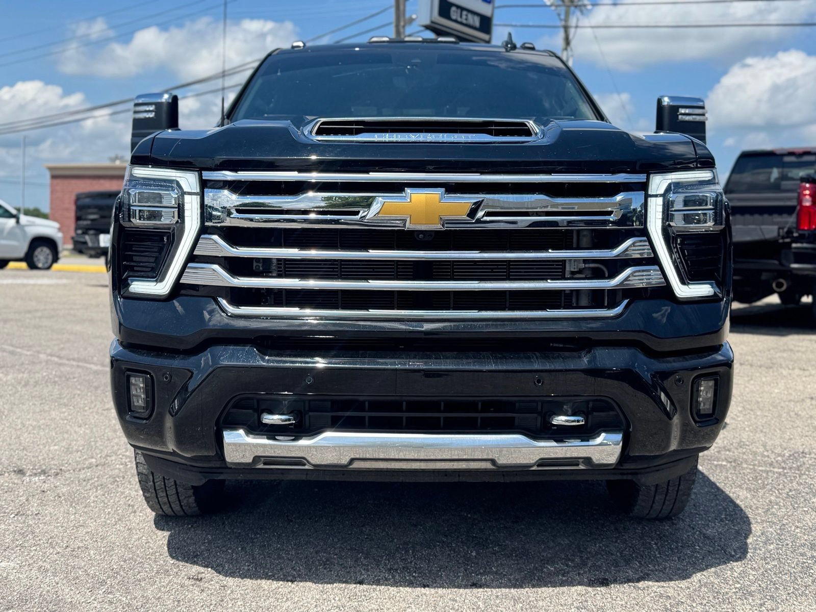Used 2025 Chevrolet Silverado 3500 High Country w/ Technology Package AWD/4WD image 9