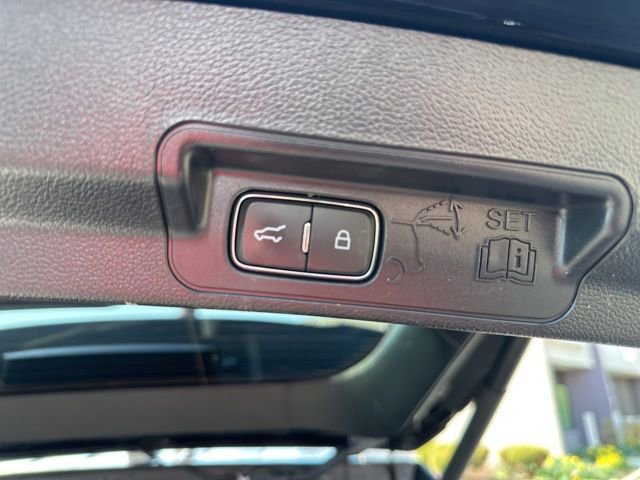 Used 2021 Ford Explorer Limited w/ Equipment Group 301A AWD/4WD image 21