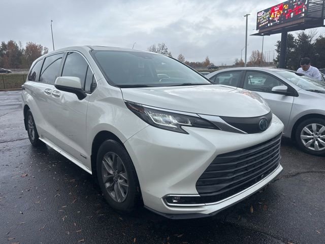 Used 2021 Toyota Sienna XLE
