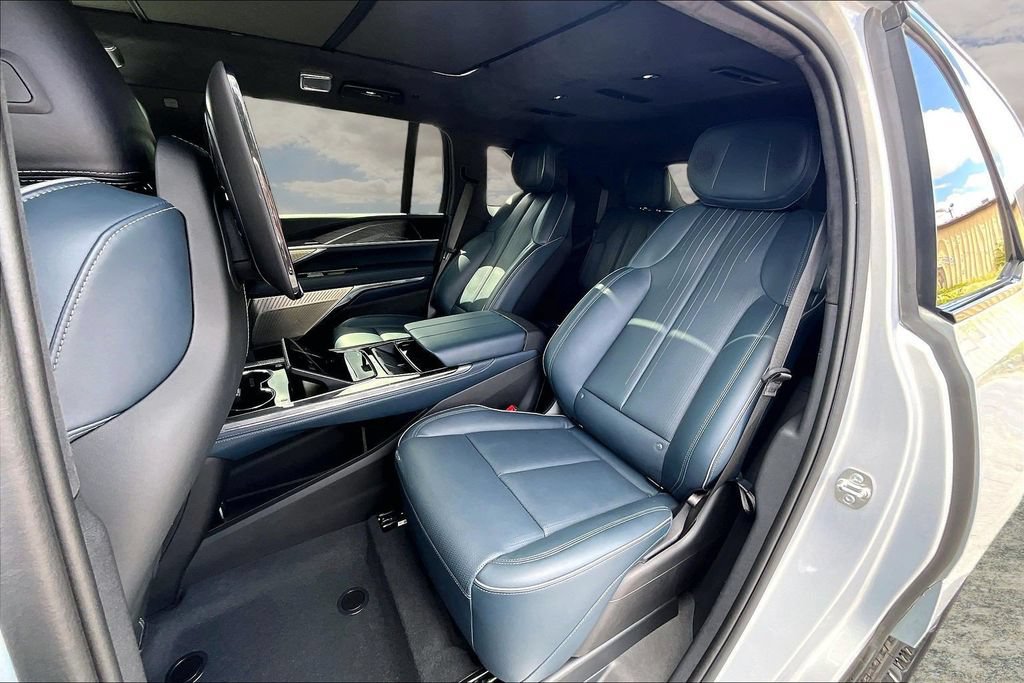 Certified 2025 Cadillac Escalade IQ Sport 2 AWD/4WD image 21