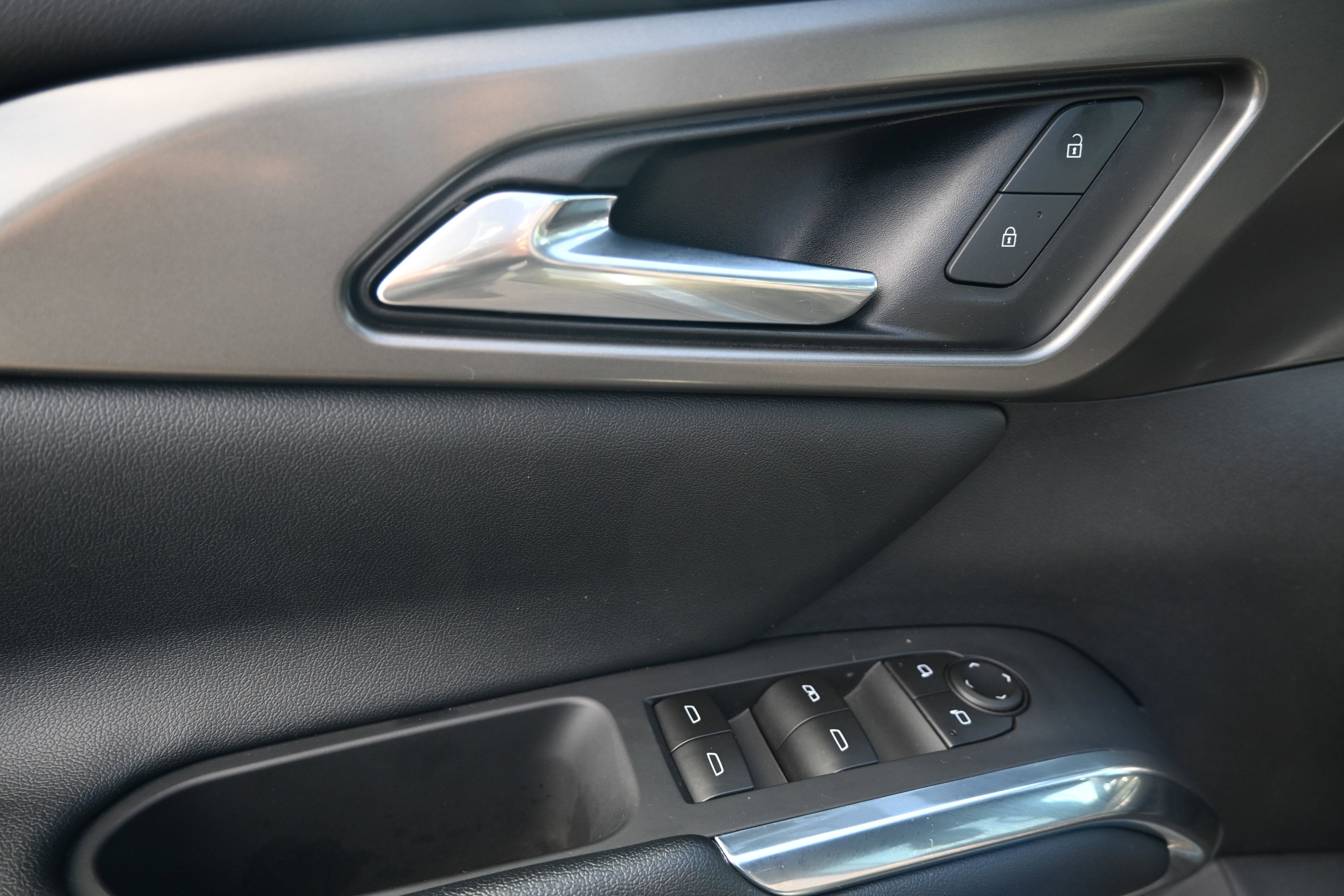 Used 2024 Chevrolet Traverse LT image 16