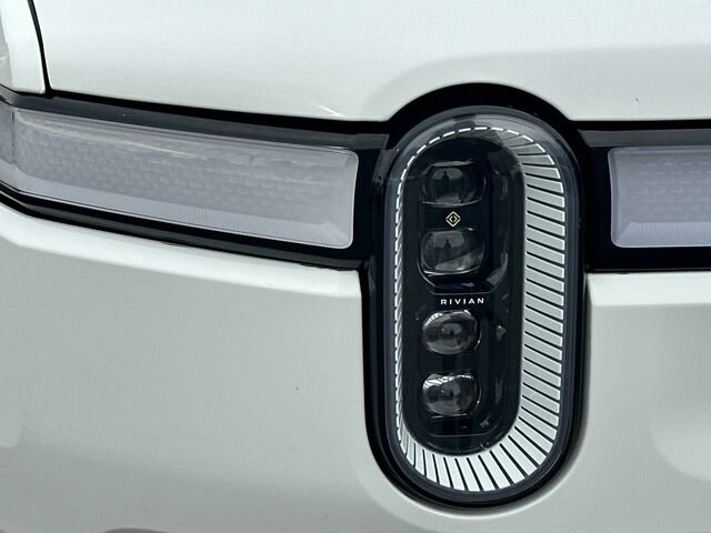 Used 2022 Rivian R1T Adventure AWD/4WD image 31