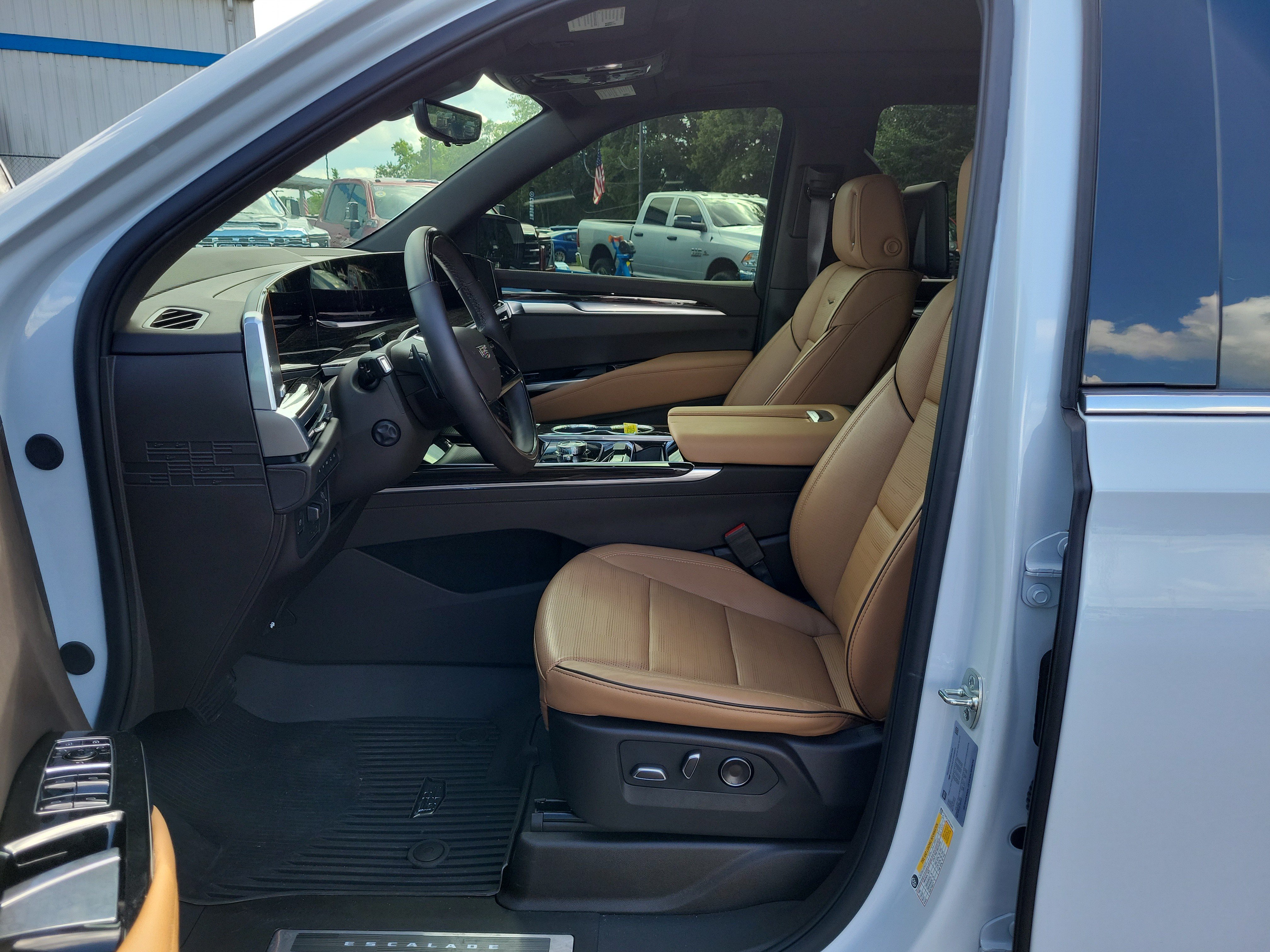 Used 2026 Cadillac Escalade Luxury w/ Touring Package AWD/4WD image 17