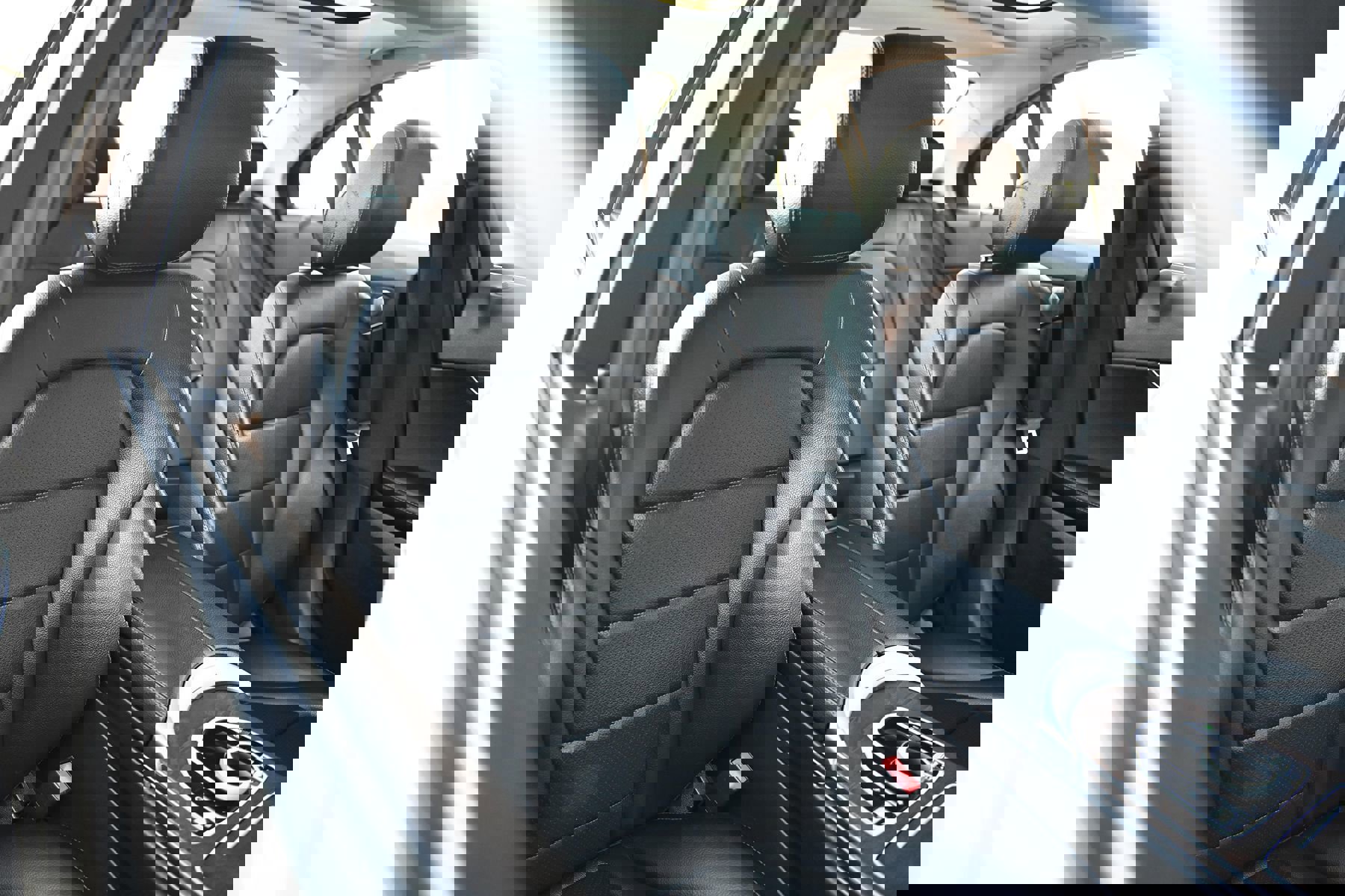 Used 2018 Mercedes-Benz C 300 4MATIC Sedan image 13