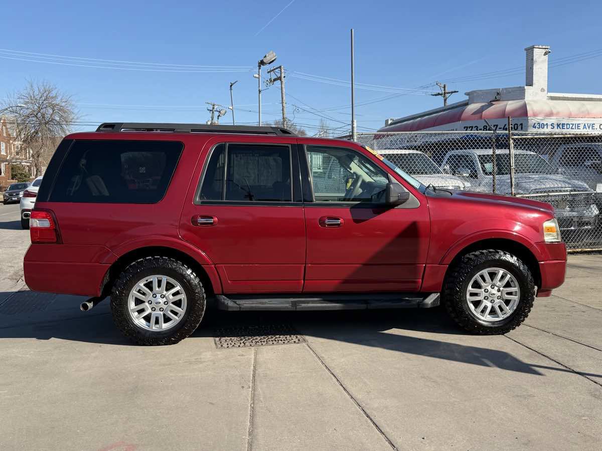 Used 2013 Ford Expedition XLT image 4
