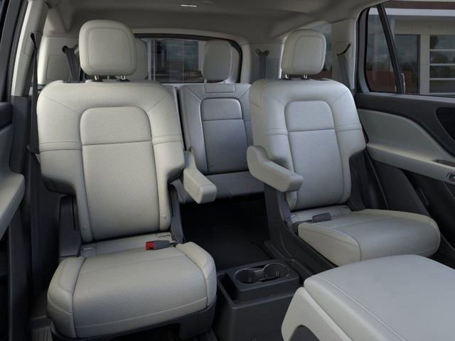New 2025 Lincoln Aviator AWD w/ Equipment Group 101A image 11