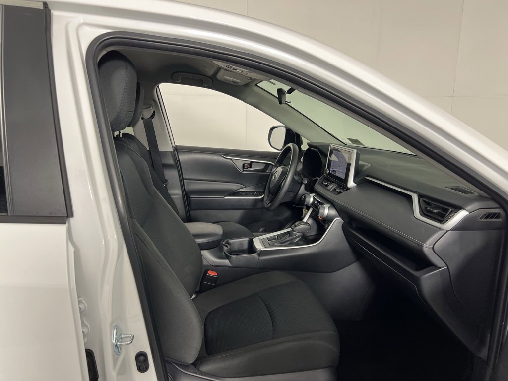 Used 2025 Toyota RAV4 LE image 32