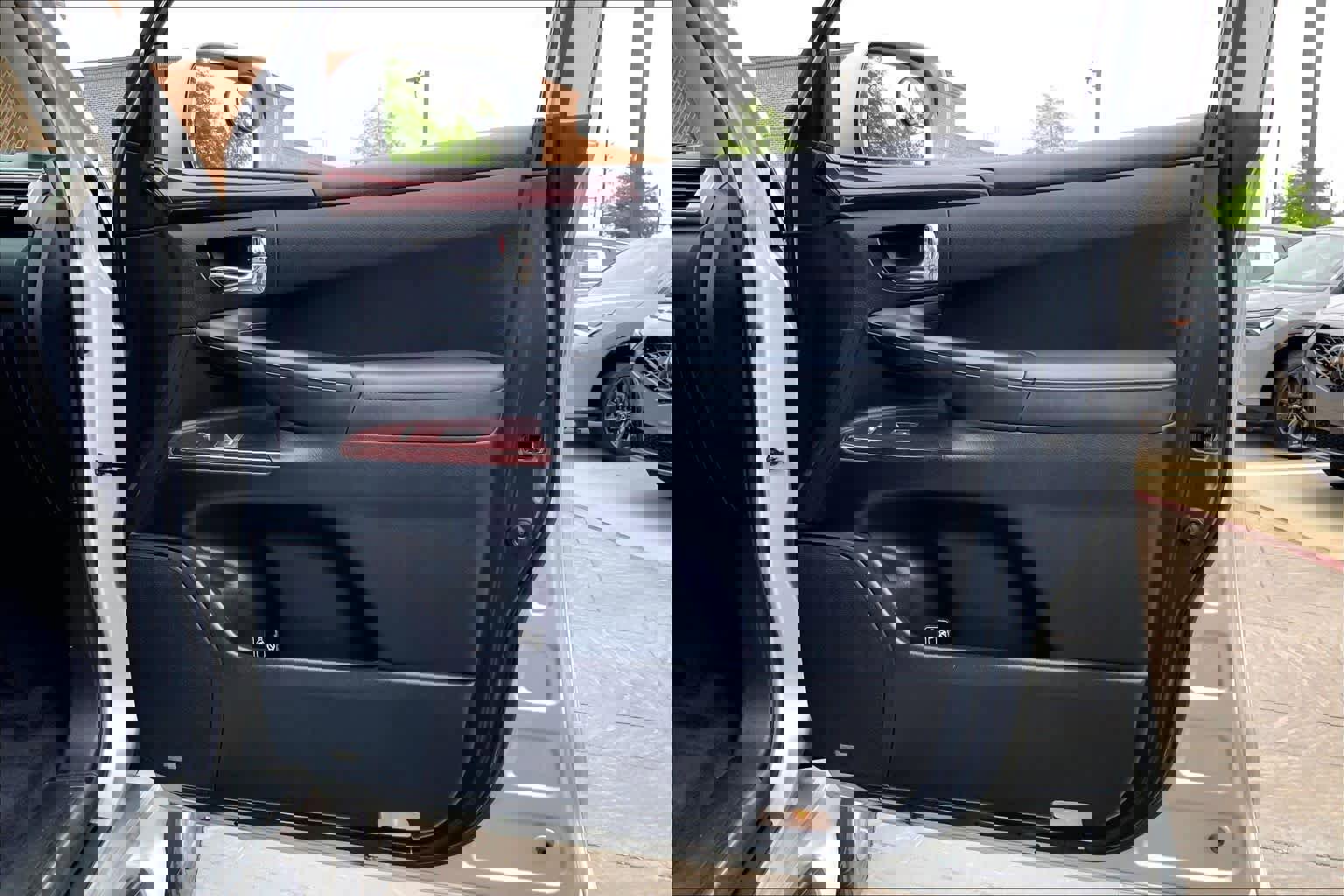 Used 2014 Lexus LX 570 4WD image 23