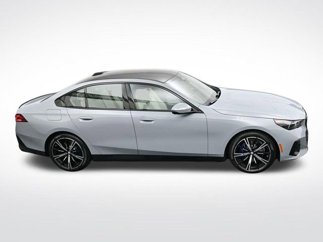 New 2026 BMW 530i xDrive w/ M Sport Package image 19