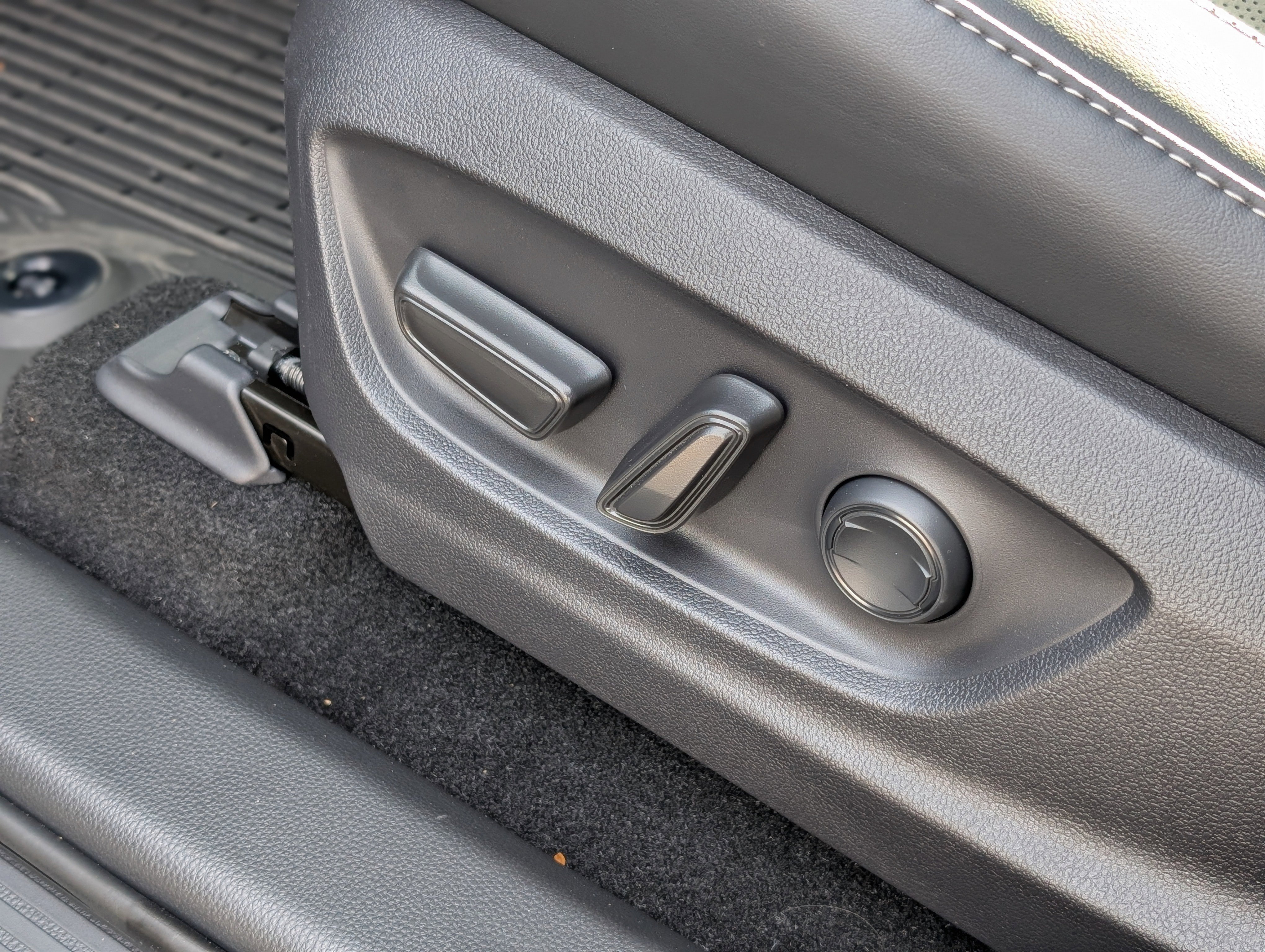 New 2025 Toyota Crown Signia image 27