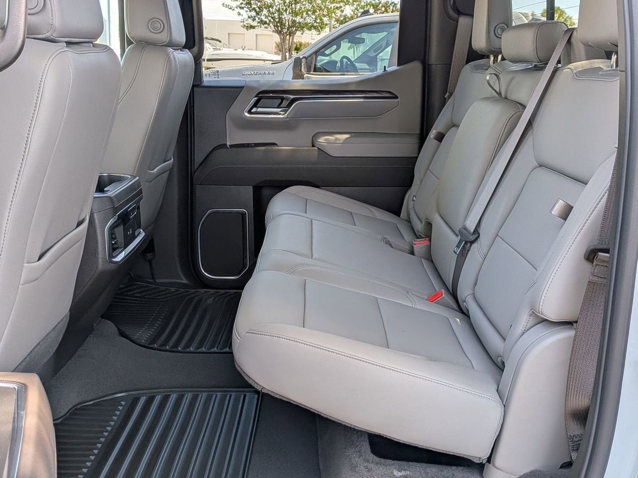 New 2026 Chevrolet Silverado 1500 LTZ w/ LTZ Premium Package RWD image 23