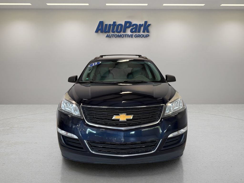 Used 2015 Chevrolet Traverse LS FWD image 2