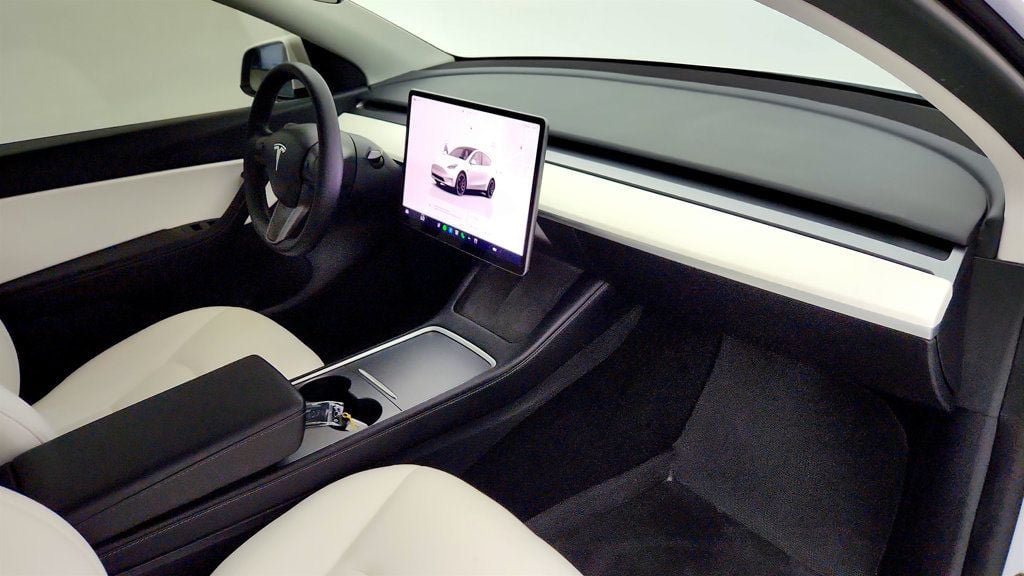 Used 2022 Tesla Model Y Performance AWD/4WD image 29