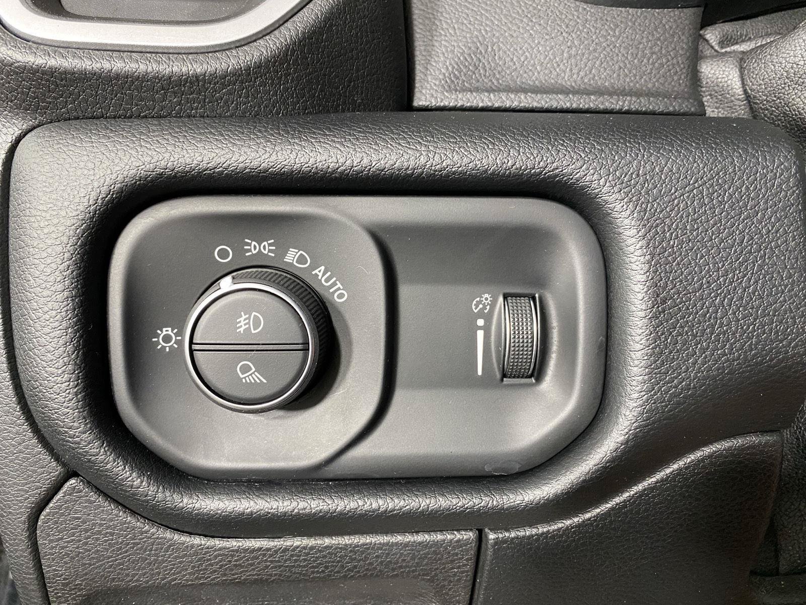 Used 2021 RAM 1500 Big Horn AWD/4WD image 18