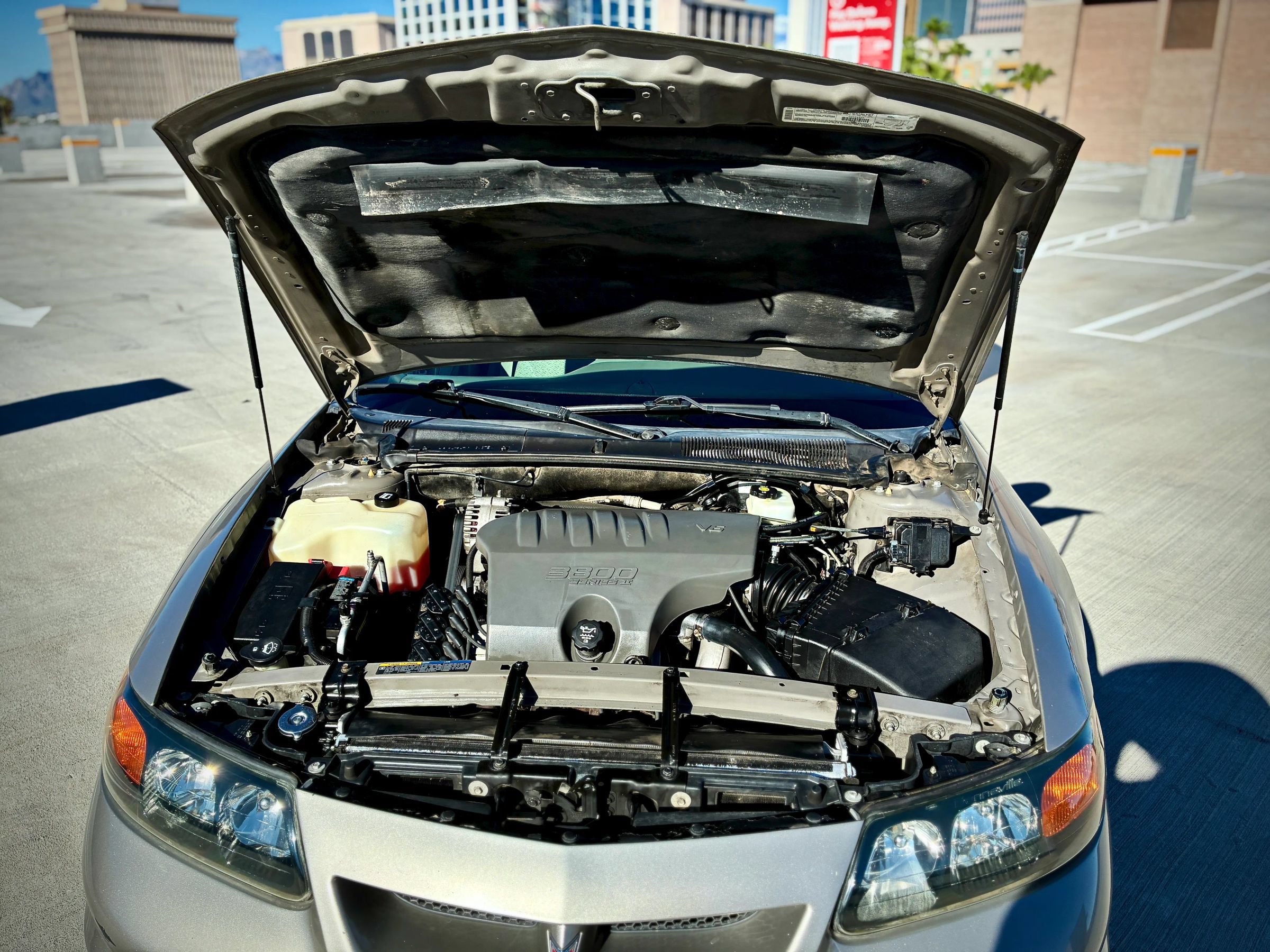 Used 2003 Pontiac Bonneville SLE FWD image 23