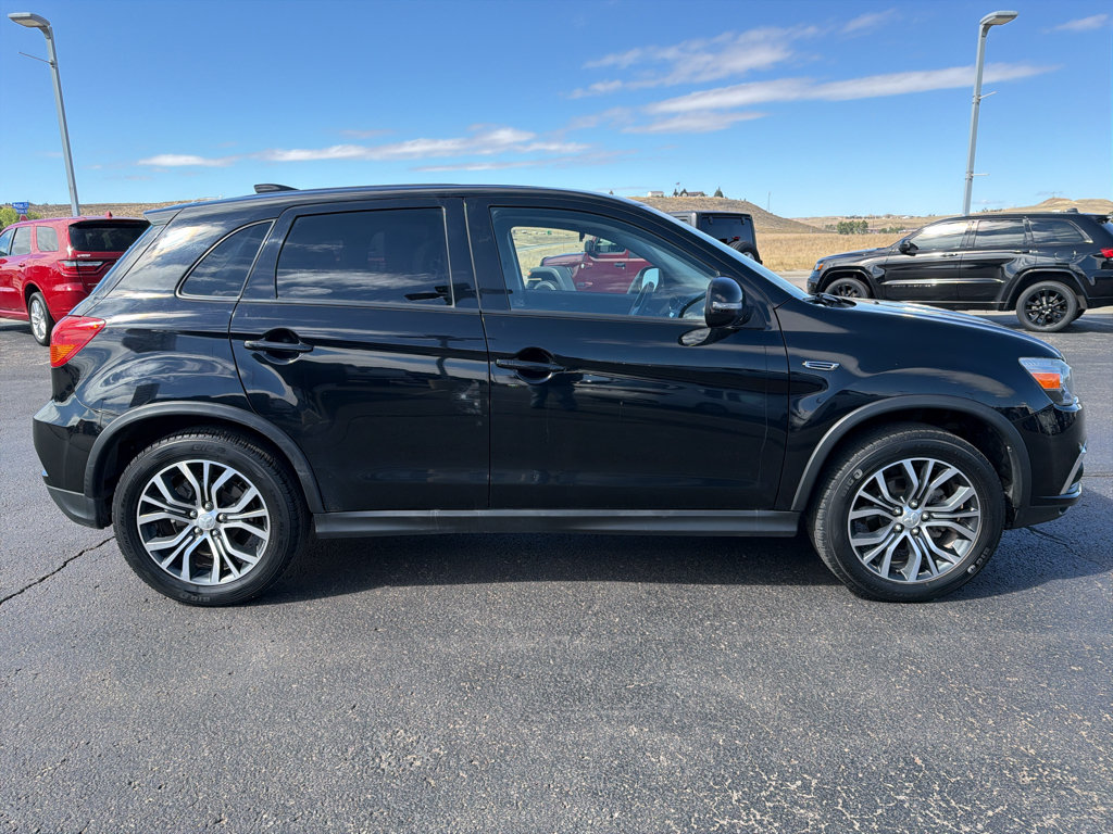 Used 2019 Mitsubishi Outlander Sport SE AWD/4WD image 4