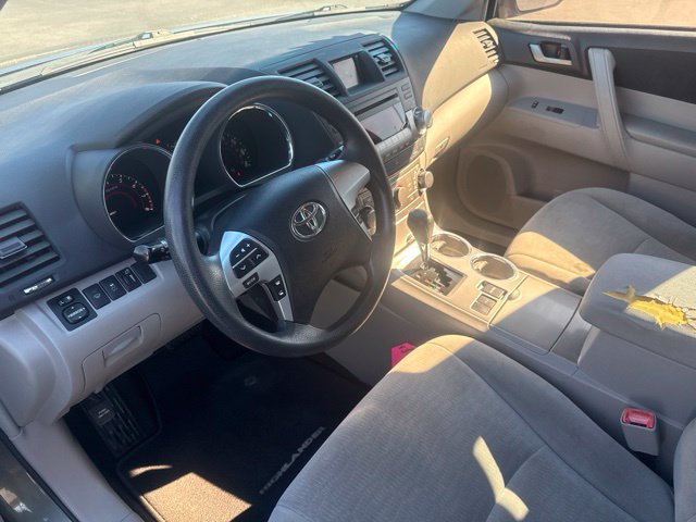 Used 2012 Toyota Highlander FWD w/ Tech Pkg image 23