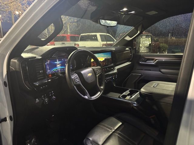 Used 2024 Chevrolet Silverado 3500 High Country w/ Technology Package image 16