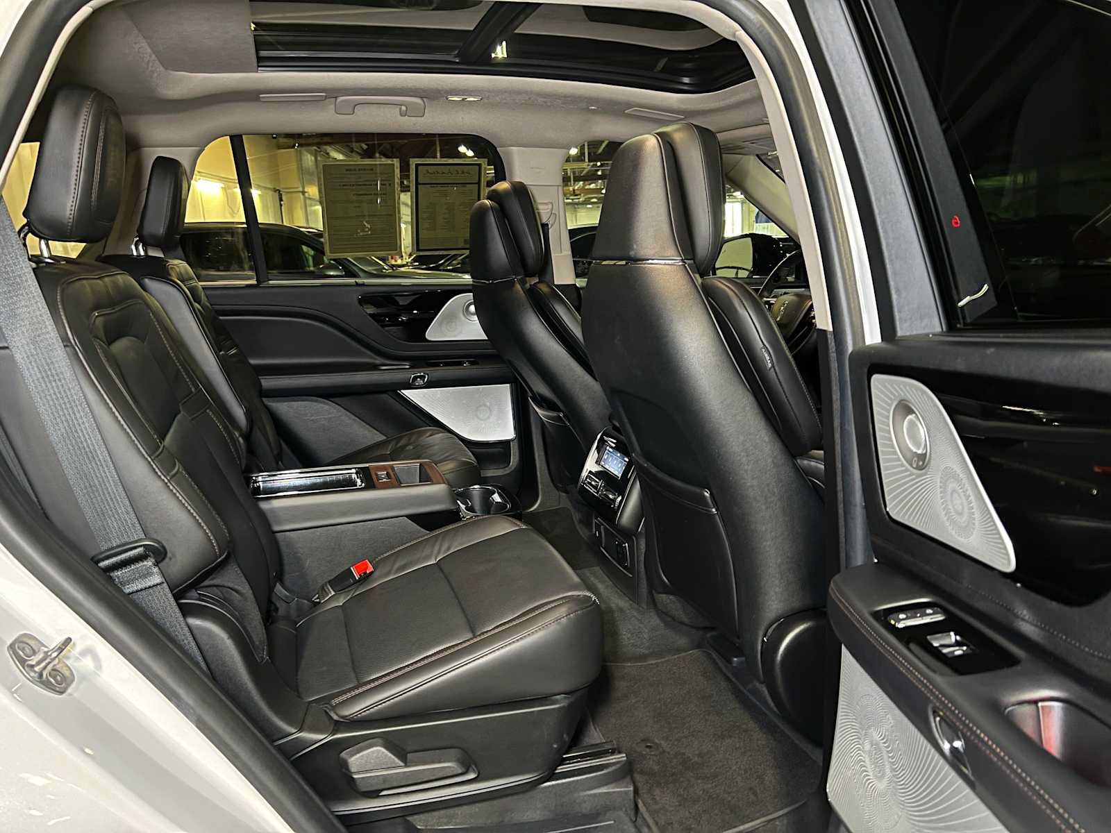 Used 2023 Lincoln Aviator Grand Touring w/ Equipment Group 301A AWD/4WD image 13