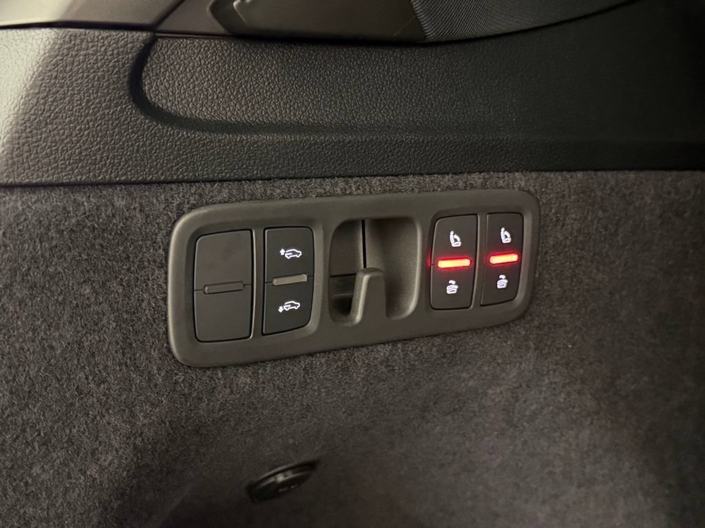 Used 2024 Audi SQ7 Premium Plus AWD/4WD image 43