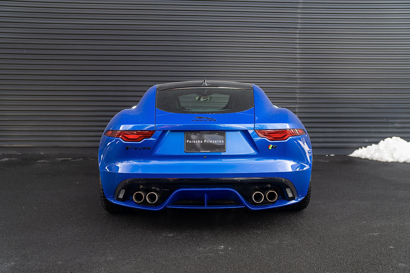 Used 2022 Jaguar F-TYPE R image 25