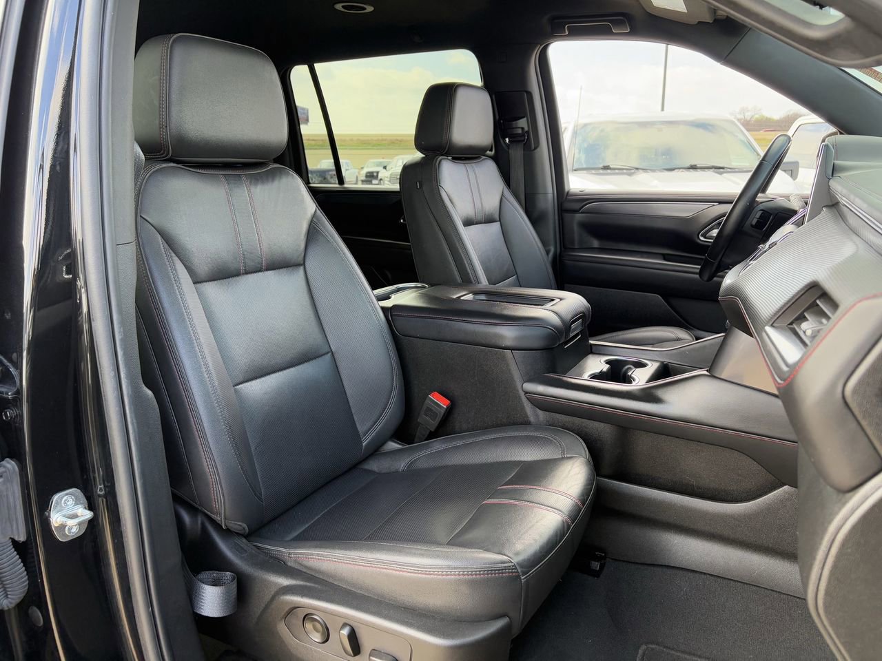 Used 2024 Chevrolet Suburban RST image 32