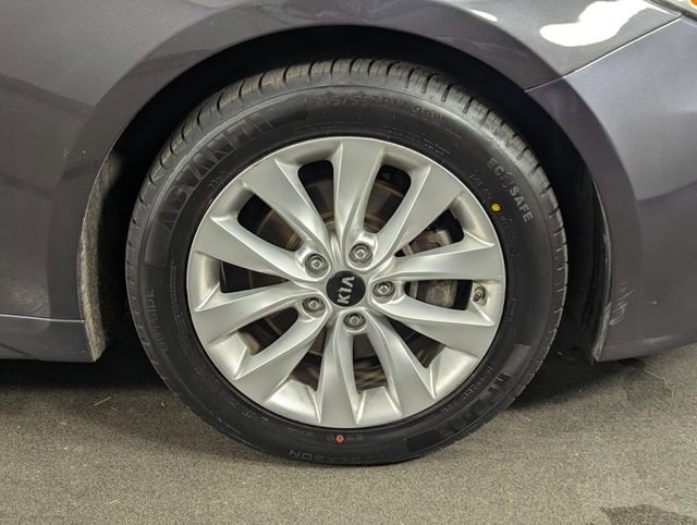 Used 2018 Kia Optima EX w/ Premium Package image 11