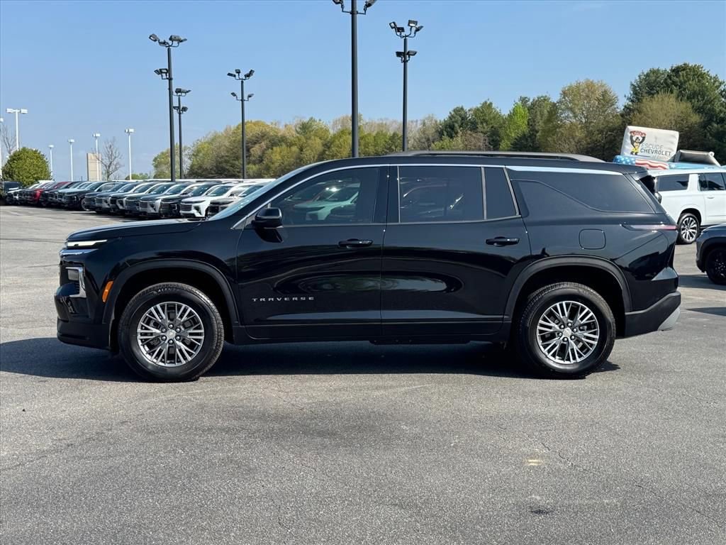 Used 2026 Chevrolet Traverse LT w/ LPO, Floor Liner Package image 6