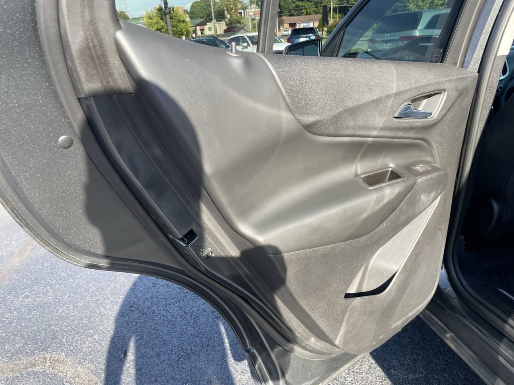 Used 2018 Chevrolet Equinox LT w/ Sun & Infotainment Package AWD/4WD image 22