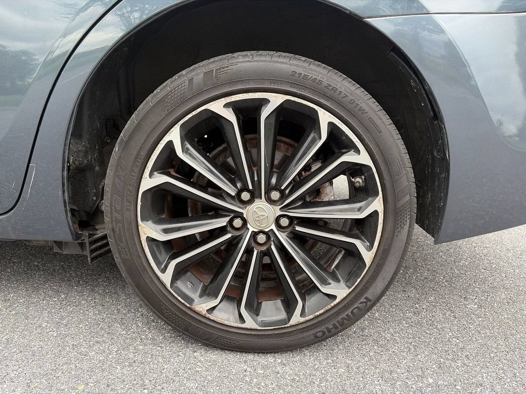 Used 2015 Toyota Corolla S FWD image 30