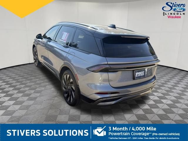 Used 2025 Lincoln Nautilus Reserve w/ Jet Appearance Package AWD/4WD image 10