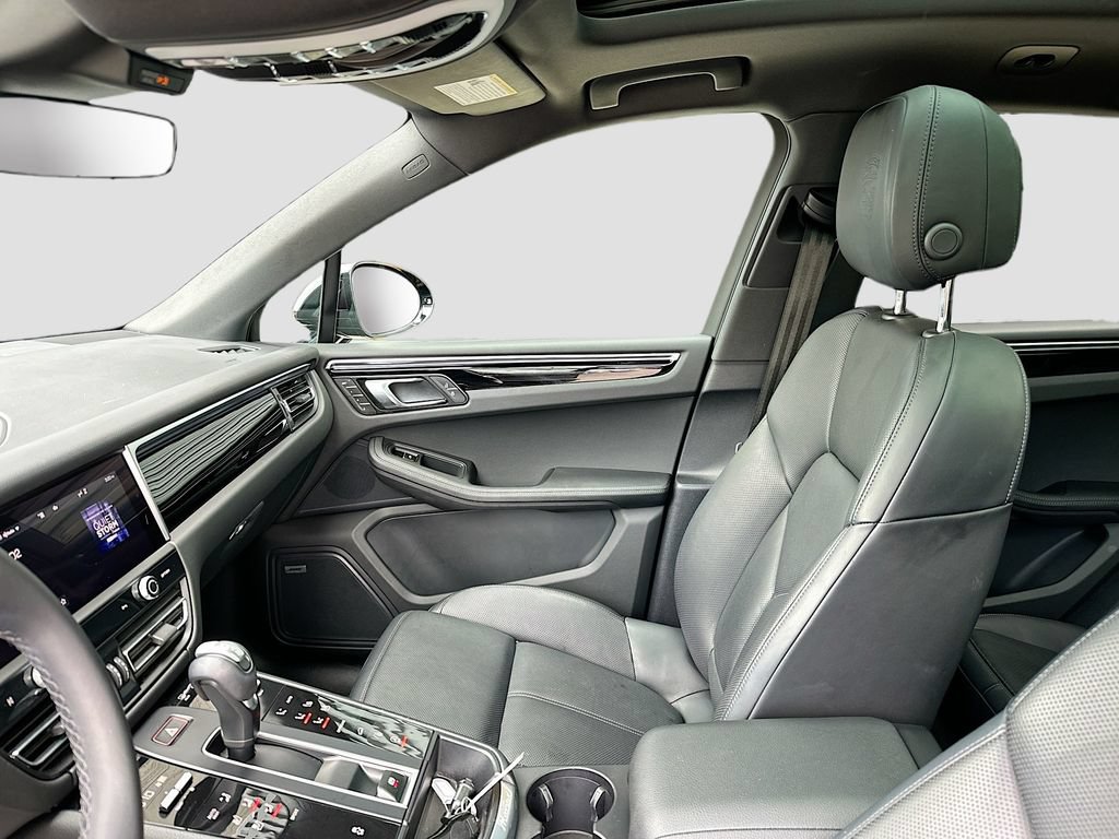 Certified 2023 Porsche Macan Turbo AWD/4WD image 26