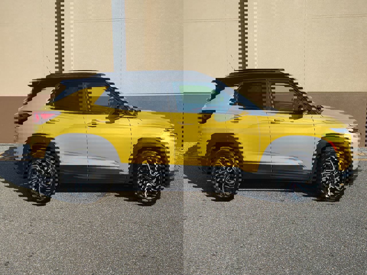 Used 2024 Chevrolet TrailBlazer RS w/ Driver Confidence Package image 3