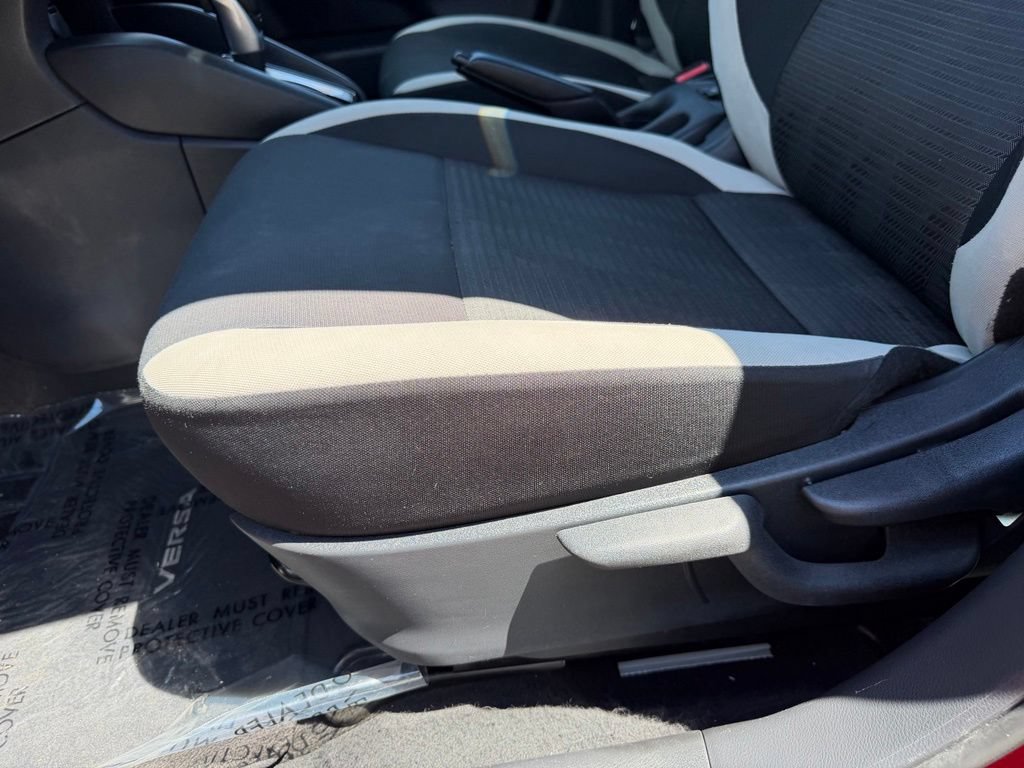 Used 2021 Nissan Versa SV FWD image 14