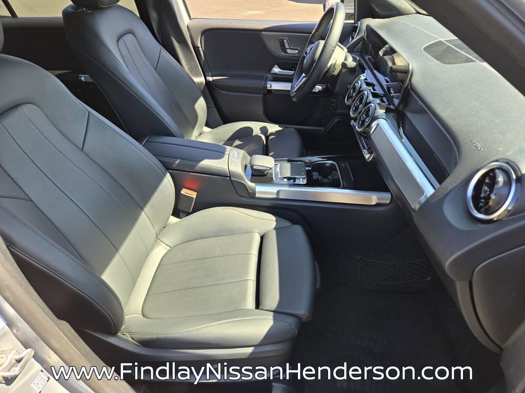 Used 2020 Mercedes-Benz GLB 250 w/ Premium Package image 15