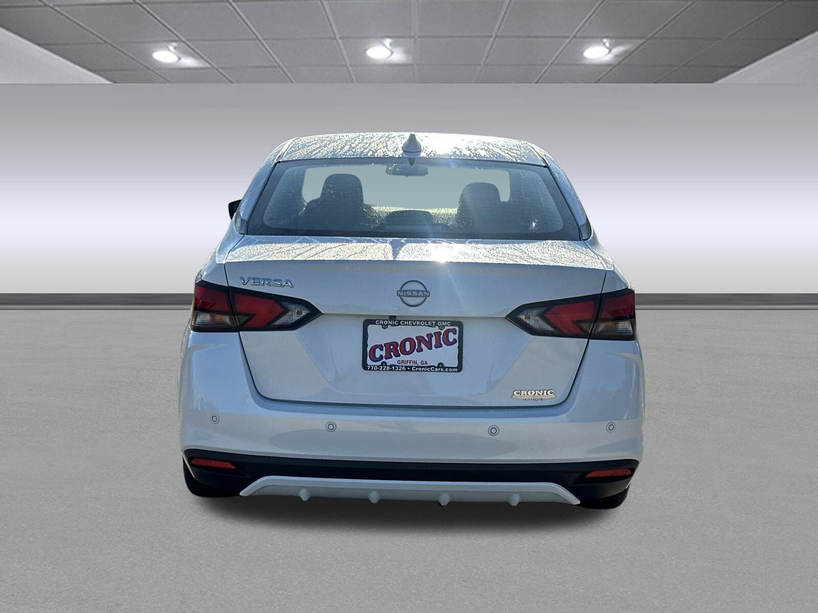 Used 2025 Nissan Versa SV FWD image 4