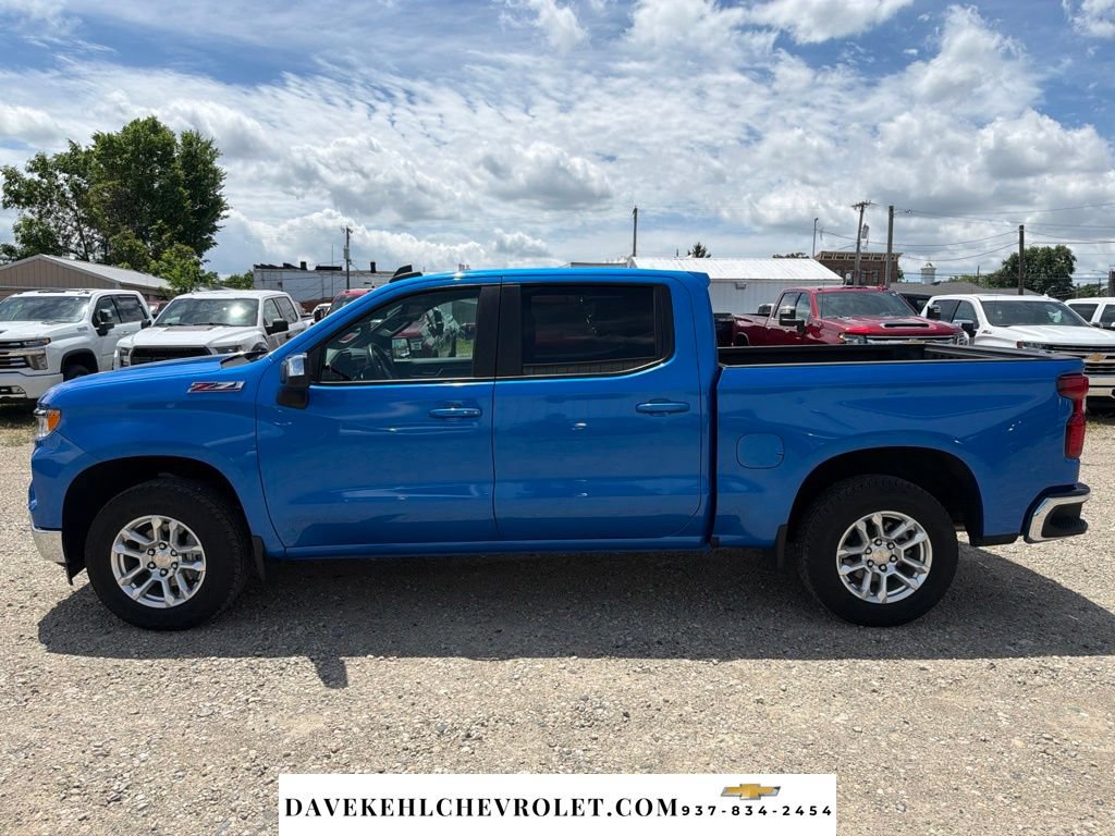 Used 2025 Chevrolet Silverado 1500 LT AWD/4WD image 2