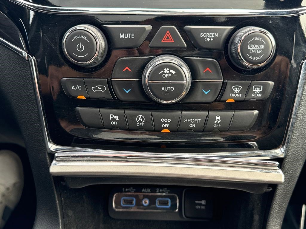 Used 2020 Jeep Grand Cherokee Overland image 35