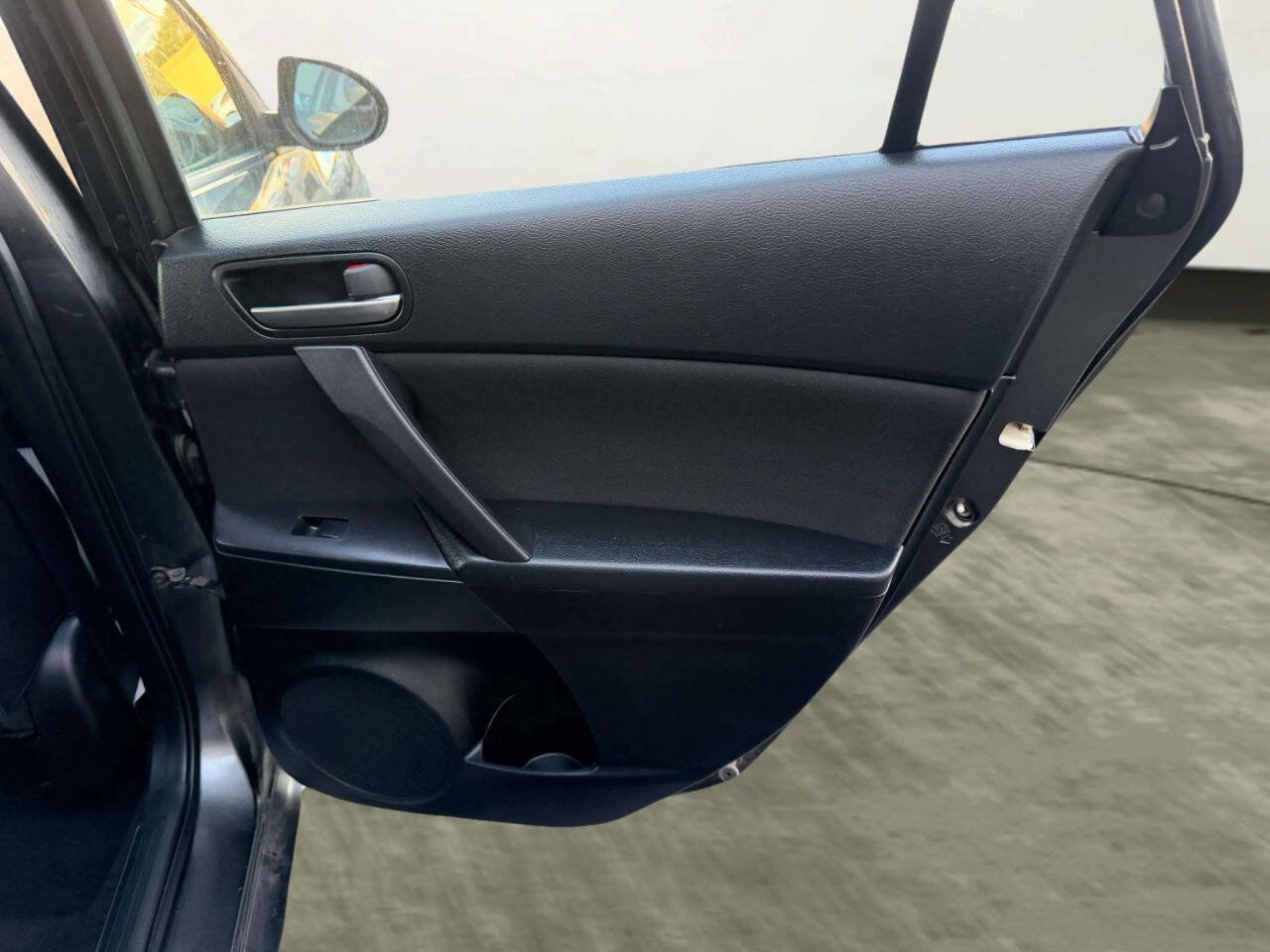 Used 2013 MAZDA MAZDA3 i Touring FWD image 22