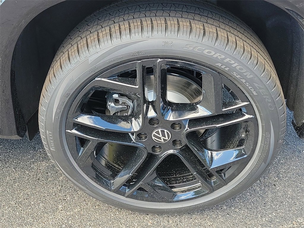 New 2026 Volkswagen Tiguan SE R-Line image 5
