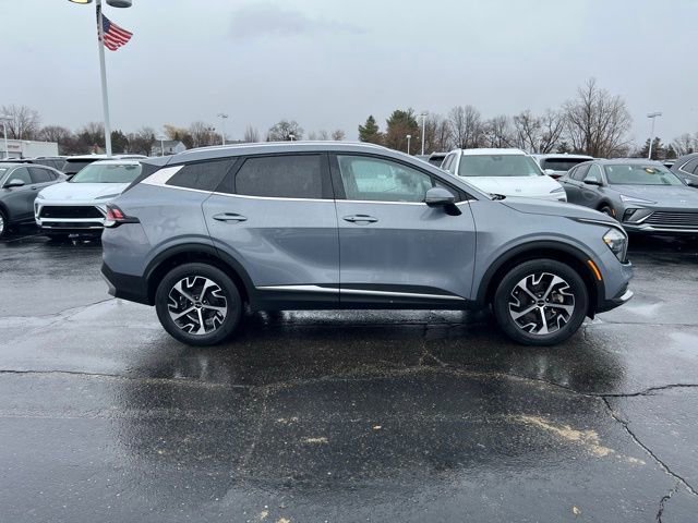 Used 2023 Kia Sportage EX image 2